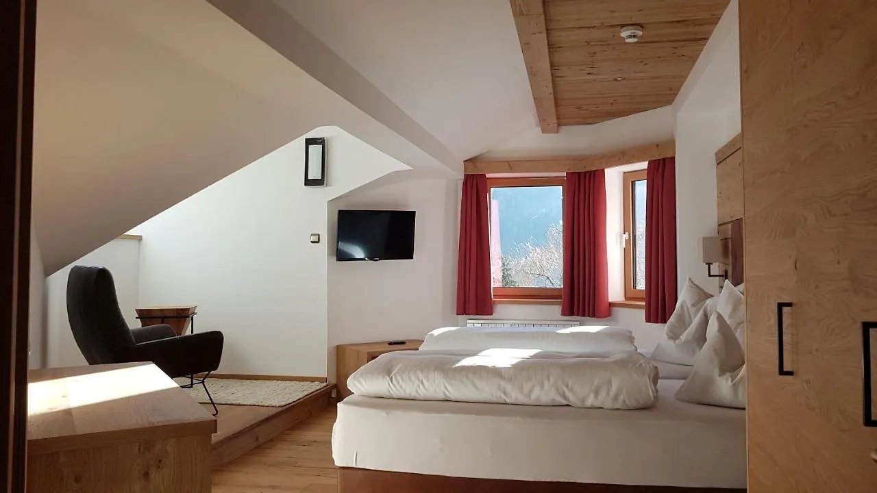 Hotel Tyrolis Zirl 4*,